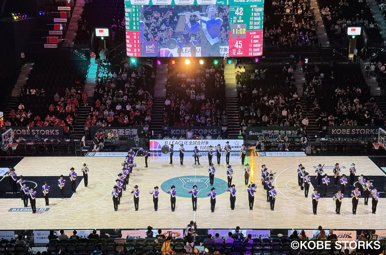 啓明学院中学校・高等学校チアリーディング部「ヴィーナススパークルズ」による元気あふれるパフォーマンス