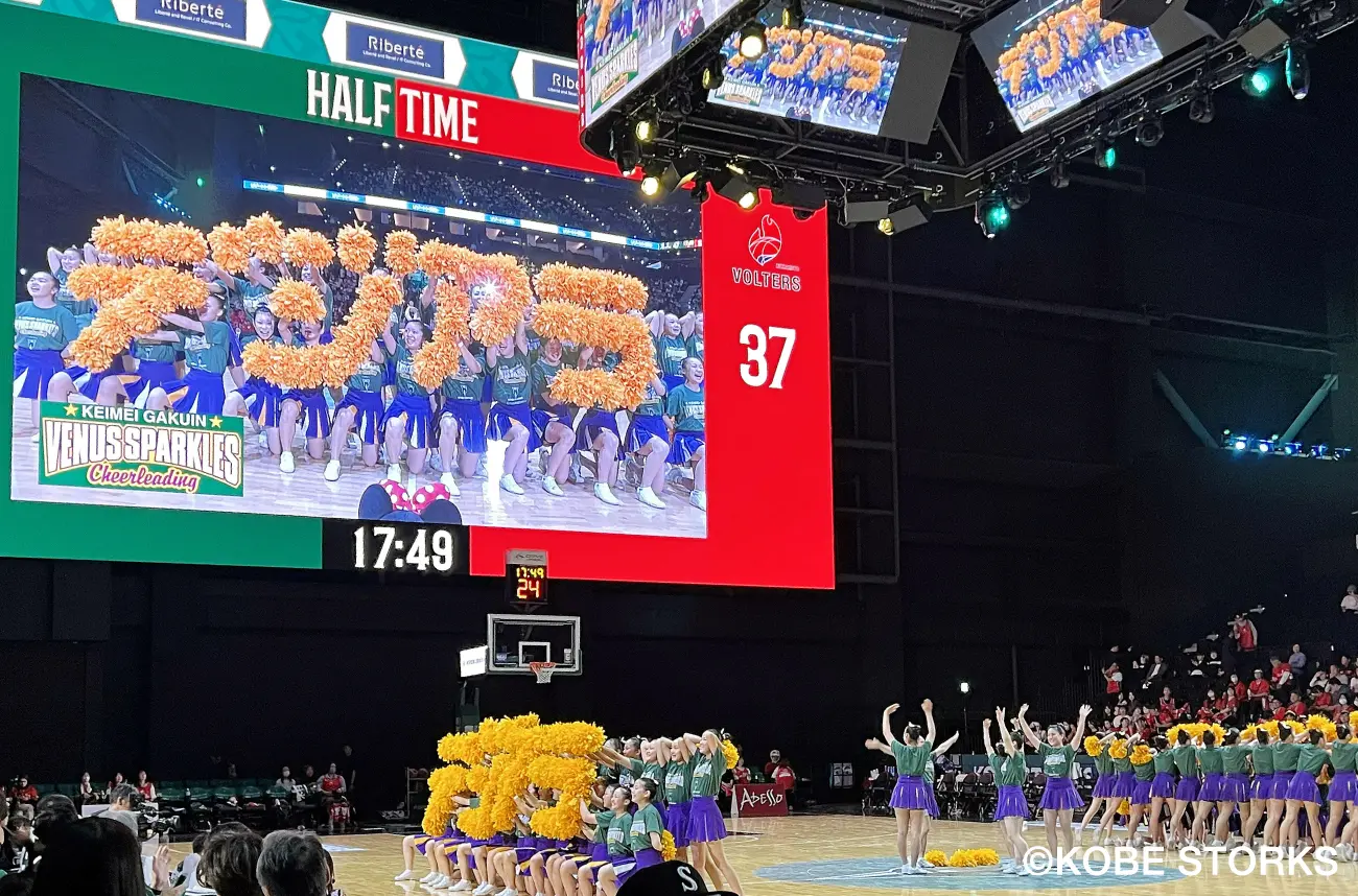 啓明学院中学校・高等学校チアリーディング部「ヴィーナススパークルズ」による元気あふれるパフォーマンス